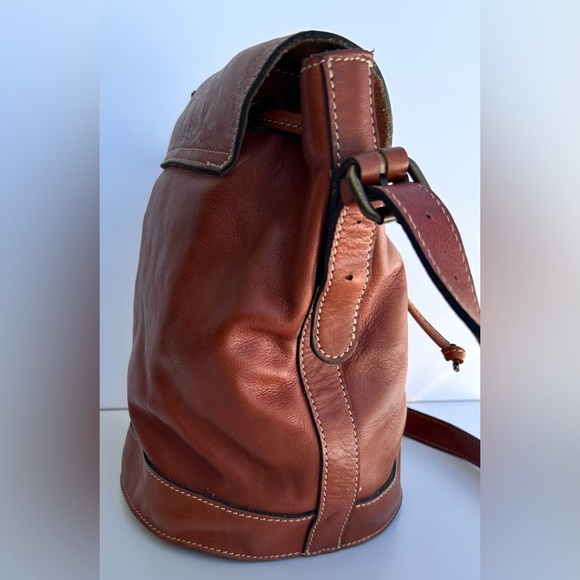 Patricia Nash Full Grain Leather Bucket Bag Adjustable Strap - Picture 3 of 13